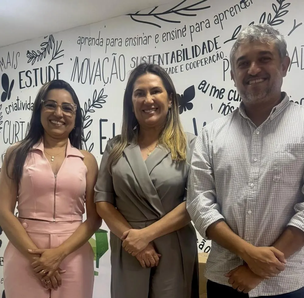 Prefeita Corrinha Delfino fortalece parcerias pela educação de Cajazeiras em reunião com equipe da Bem Comum