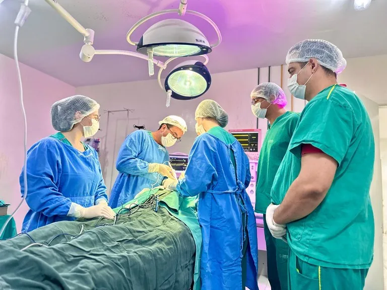 Programa Paraíba Contra o Câncer avança com tecnologia inédita em cirurgia oncológica no Sertão
