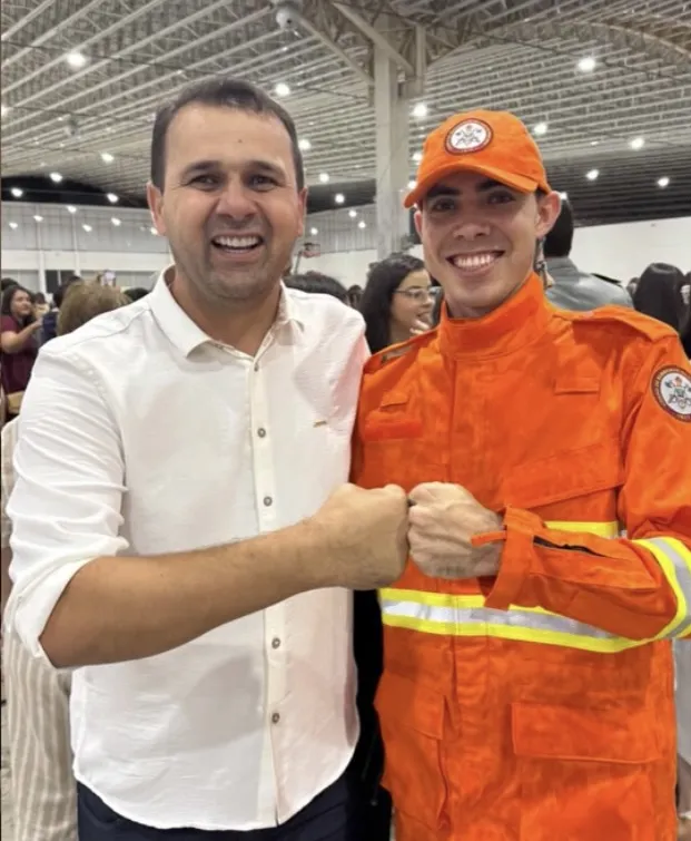 Prefeito Aldo Andrade celebra formatura de jovens batistenses na PM e Bombeiros: “Orgulho para Bernardino Batista!”