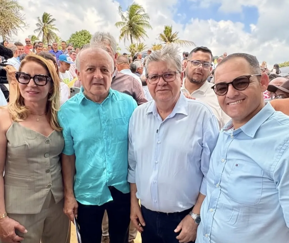 Deputado Branco Mendes ao lado do governador João Azevêdo|Foto: Divulgação