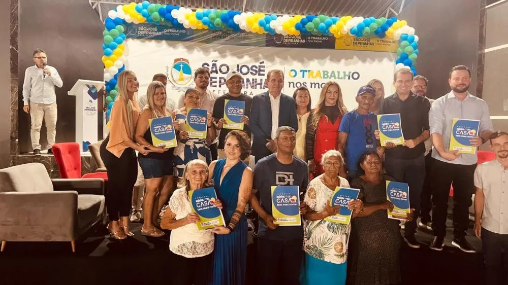 Prefeitura de São José de Piranhas entrega 100 títulos de propriedade de imóveis e realiza sonho antigo de famílias do bairro Arcôncio Pereira