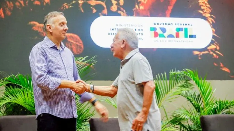 Deputado Aguinaldo Ribeiro ao lado do ex-prefeito Zé Aldemir|Foto: Divulgação