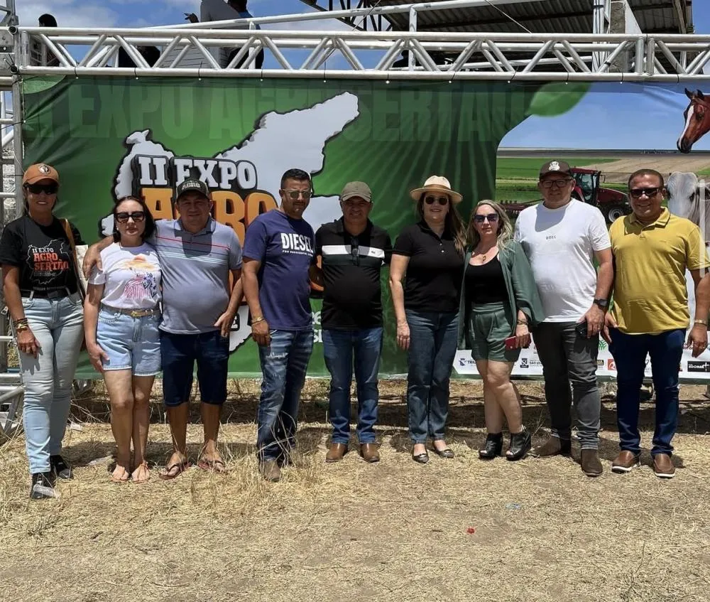 Prefeito Luiz Claudino e Larúcia Sá prestigiam a 2ª Expo Agro Sertão, em Timbaúba
