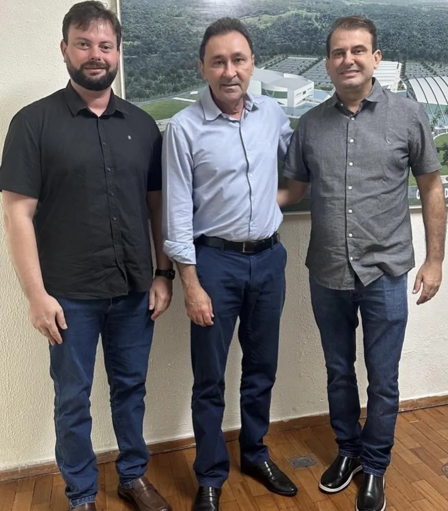 Em reunião com Deusdete Queiroga, Bal Lins trata sobre ordens de serviço para estradas estratégicas no município