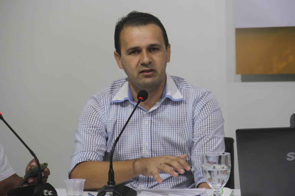 Prefeito de Bernardino Batista repudia declarações de vereador oposicionista sobre emendas destinadas à saúde