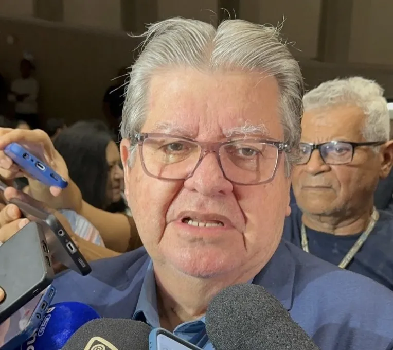 João Azevêdo ironiza especulações e reafirma apoio a Lucas Ribeiro em 2026: “Tenho projeto claro, não fico em cima do muro”