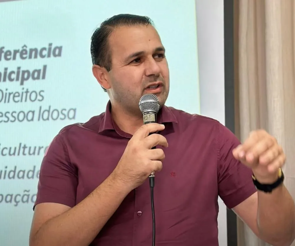 Gestão de Aldo Andrade realiza sonho da escritura da casa própria para famílias, em Bernardino Batista