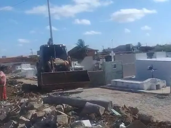 Prefeitura inicia limpeza e pintura dos cemitérios de Cajazeiras com vistas ao Dia de Finados