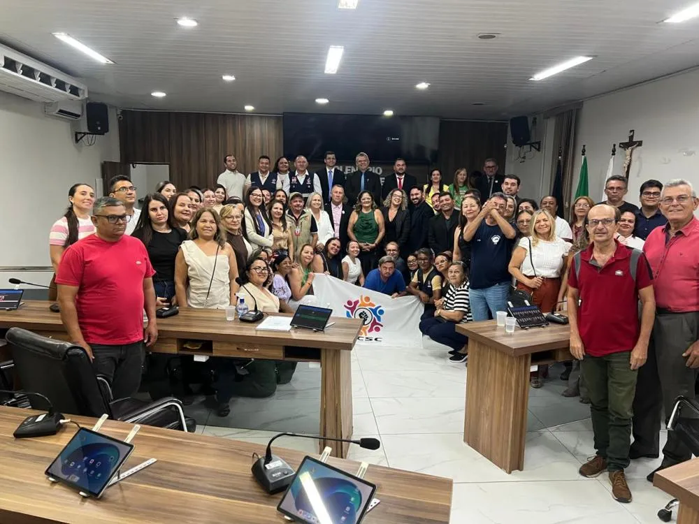 Agentes comunitários de saúde e endemias recebem homenagem da Câmara de vereadores de Cajazeiras, em sessão especial 