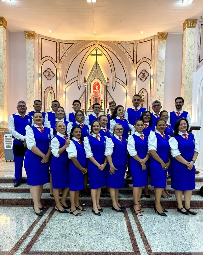 Coral Municipal de Triunfo realiza primeira apresentação durante visita do bispo diocesano