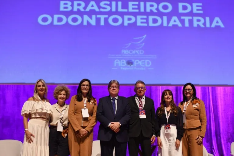 João Azevêdo participa de abertura do 30º Congresso Brasileiro de Odontopediatria e destaca ações na saúde bucal das crianças paraibanas