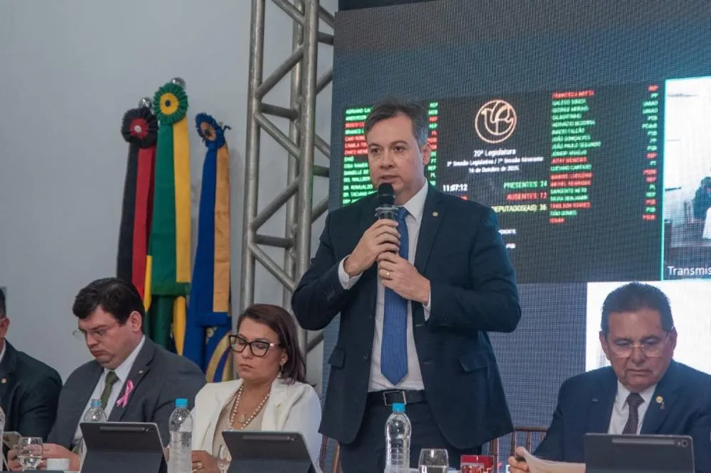 Deputado Júnior Araújo reforça compromisso com Sousa e região durante sessão itinerante da ALPB