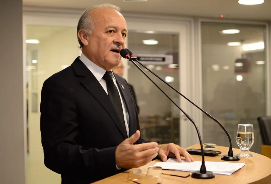 Em sessão da ALPB em Cajazeiras, deputado Branco Mendes destaca parceria com o hospital Napoleão Laureano