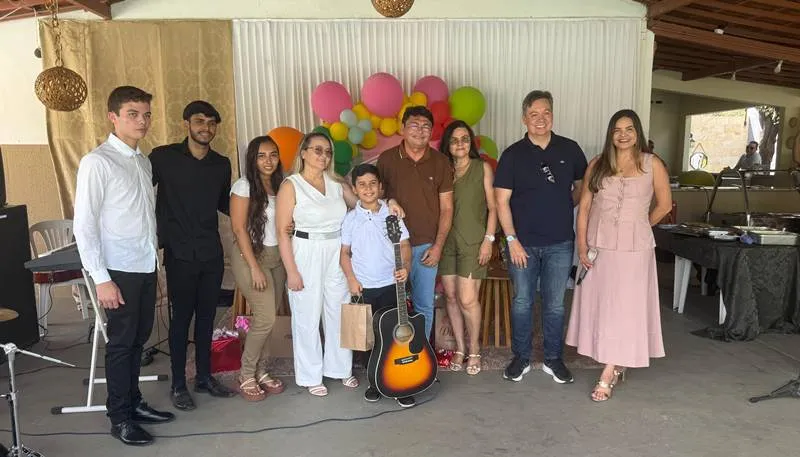 Júnior Araújo participa de homenagem aos professores e destaca papel transformador da educação, em Jericó