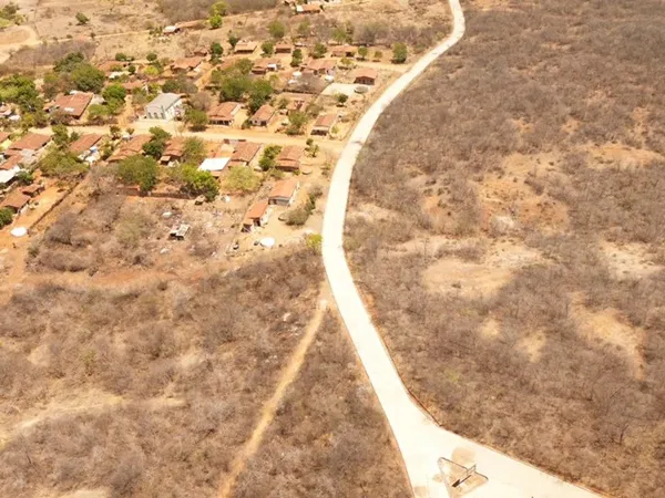 Prefeitura conclui obra de pavimentação a paralelepípedos no Assentamento Frei Damião|Foto: Divulgação