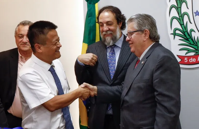 Governador se reúne com representantes da CETC e anuncia implantação do primeiro Centro de Computação Quântica do Brasil|Foto: Francisco França