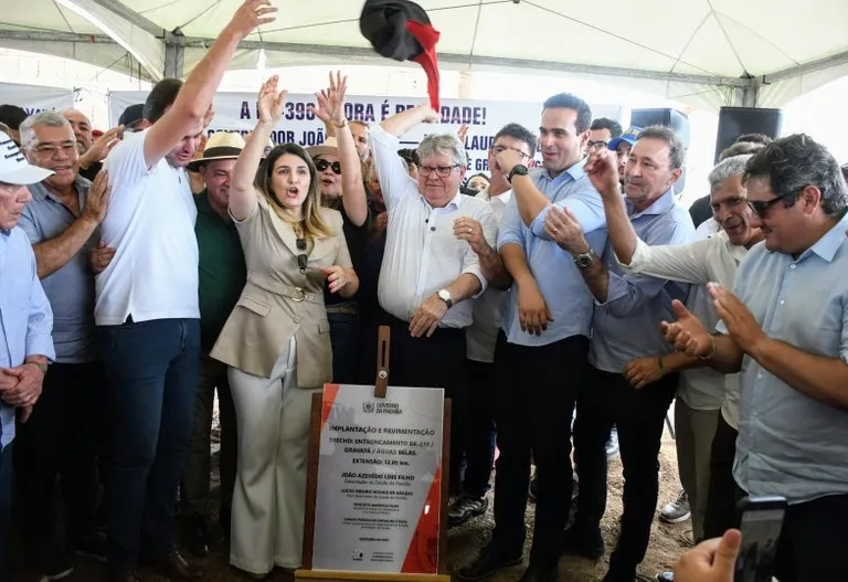Governador João Azevêdo entrega estrada que liga BR-230 aos distritos de Gravatá e Águas Belas|Foto: Assessoria