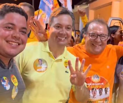 Ceninha Lucena demonstra força e leva multidão à inauguração do comitê em Bonito de Santa Fé