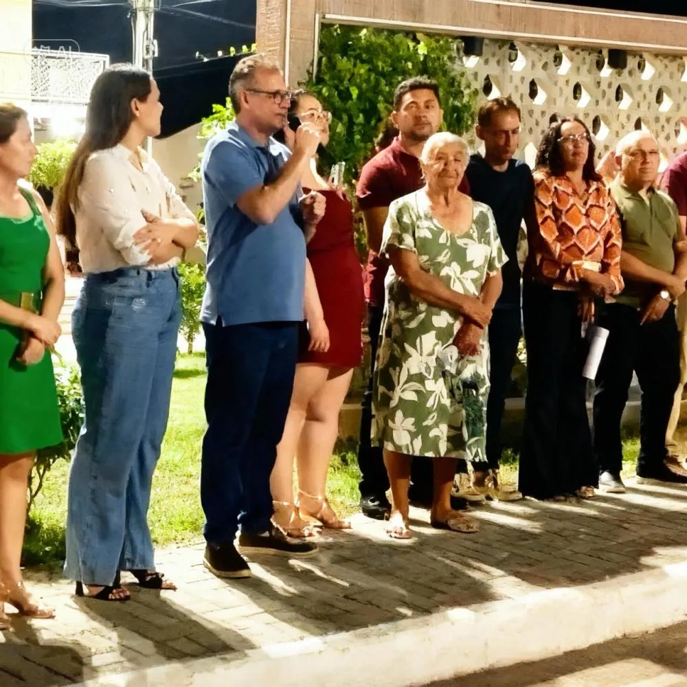 Prefeito João Cléber inaugura iluminação de Natal|Foto: Tribuna10
