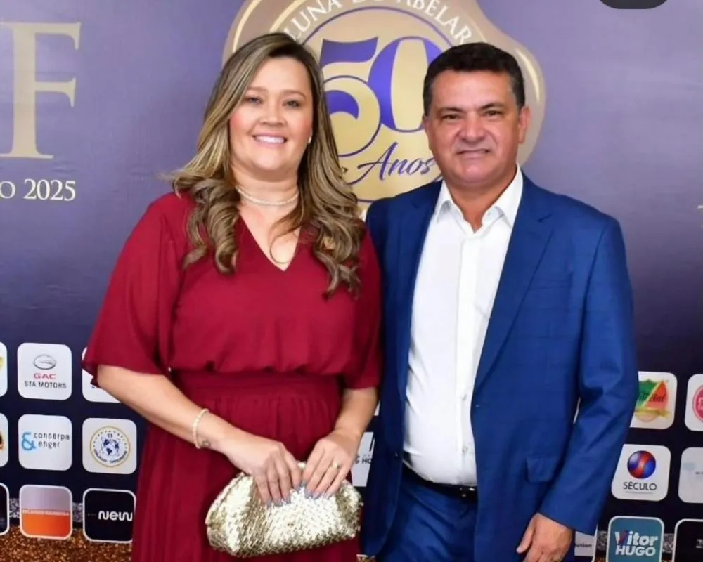Primeira-dama Larúcia Sá e prefeito Luiz Claudino|Foto: Divulgação