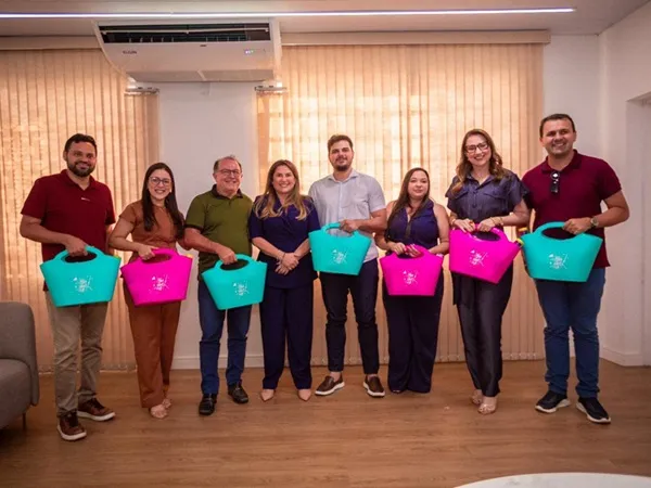 Diálogo entre gestores da 9ª Região de Saúde em reunião sobre a PAES|Foto: Assessoria