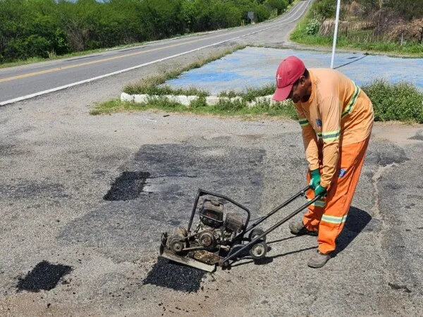 Operação tapa-buracos da rodovia PB-417|Foto: Assessoria