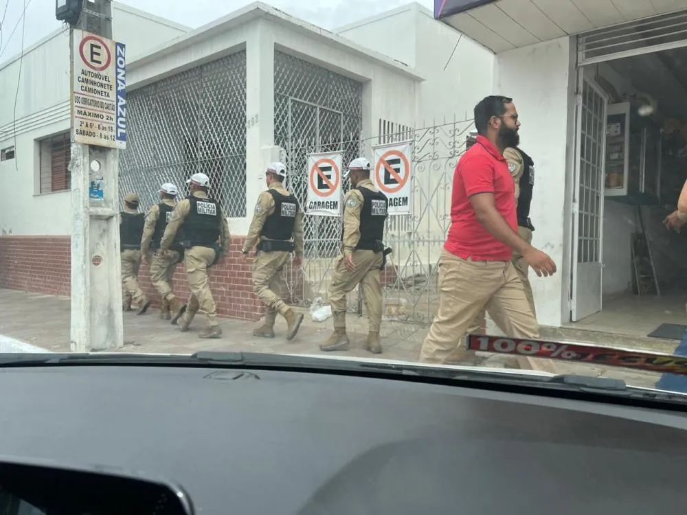 Policiamento a pé reforça a segurança no comércio de Cajazeiras|Foto: Divulgação