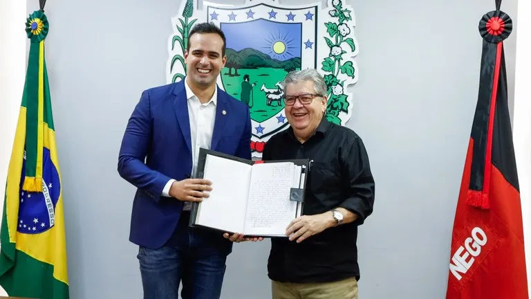 João Azevedo e Lucas Ribeiro 