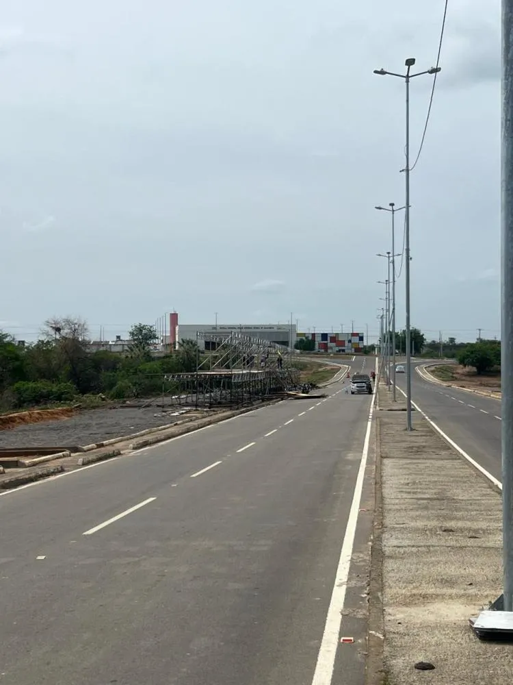 Estrutura para montagem de 50 camarotes|Foto: Luiz Eduardo/Tribuna10