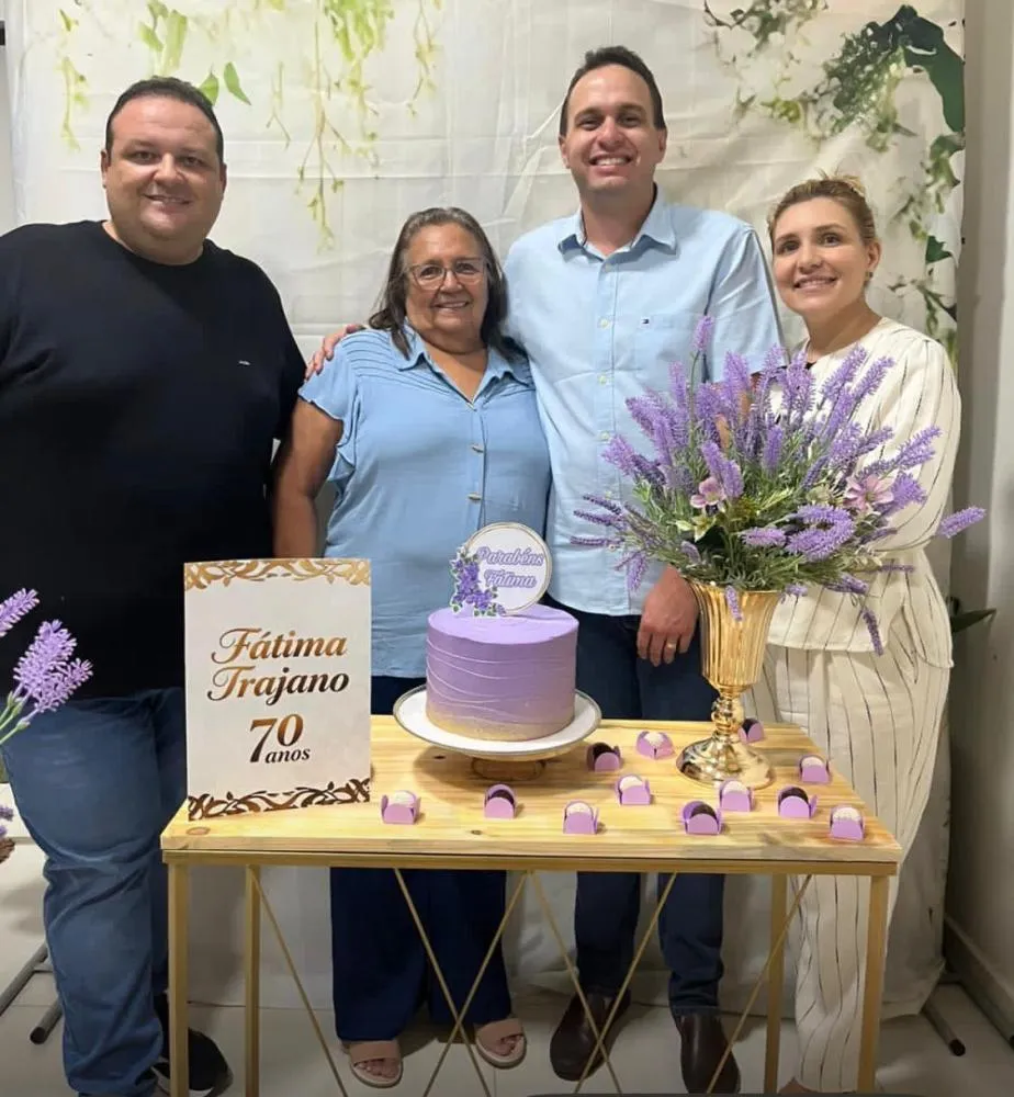 Fátima Trajano, mãe do secretário Bosco Filho, comemora seus 70 anos com festa|Foto: Divulgação