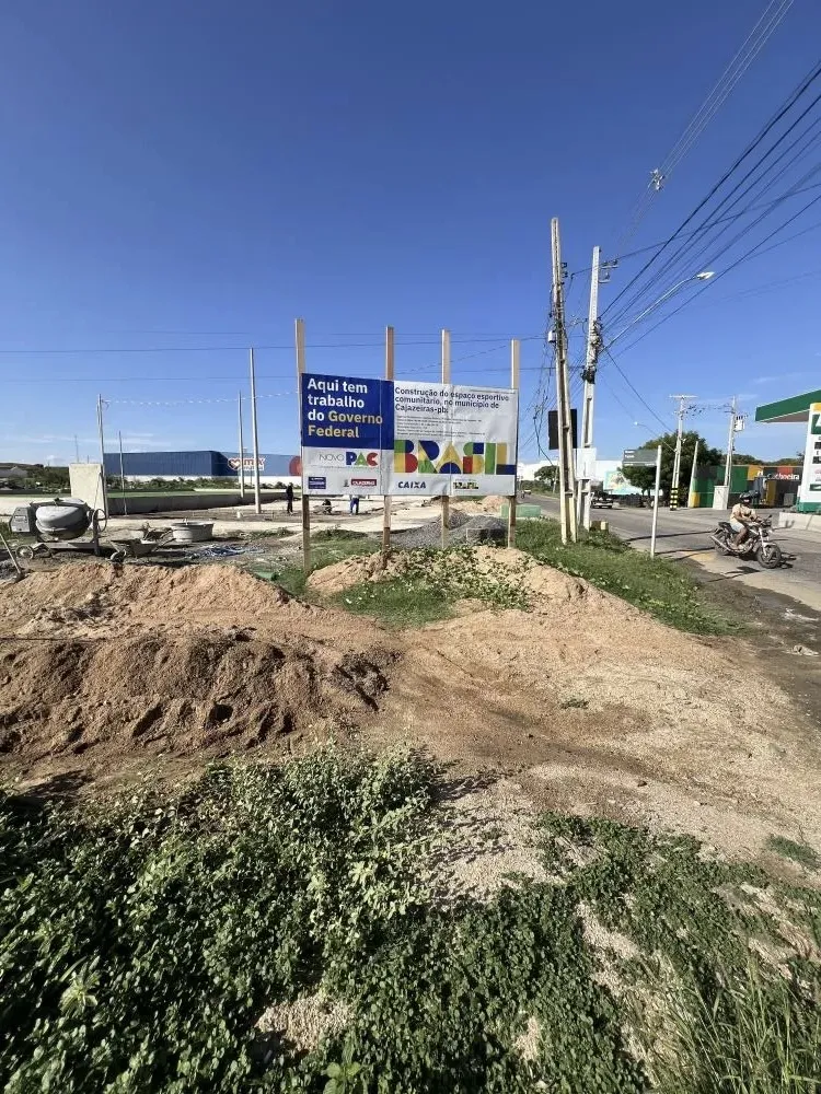 Construção do complexo esportivo da zona sul de Cajazeiras (Foto: Alex Gonçalves) 