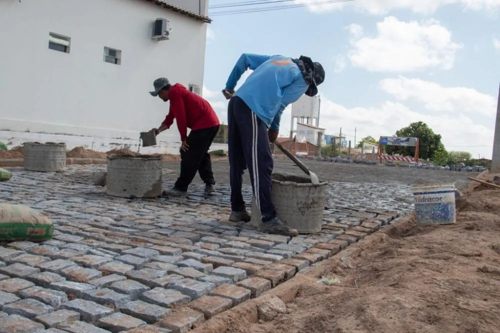 Prefeitura de Triunfo-PB amplia pavimentação no município|Foto: Assessoria