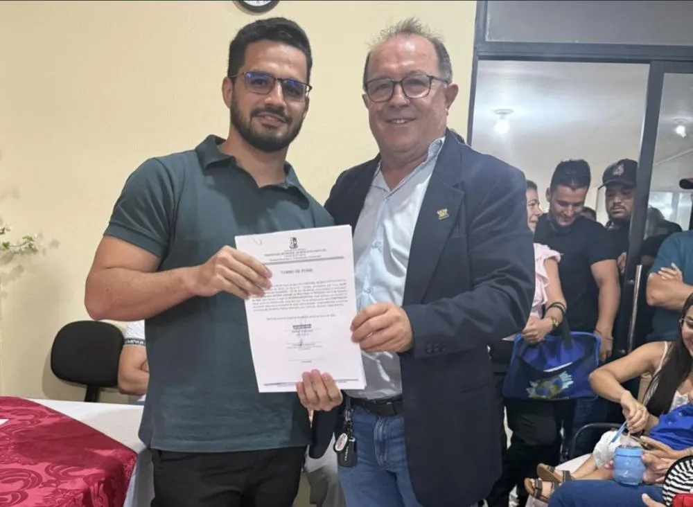Ceninha Lucena participa da posse dos novos servidores do município|Foto: Divulgação