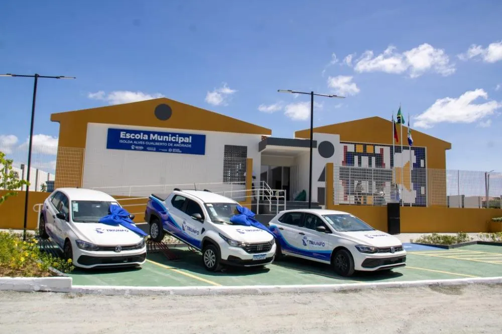 Prefeitura de Triunfo realiza entrega de três novos veículos|Foto: Assessoria