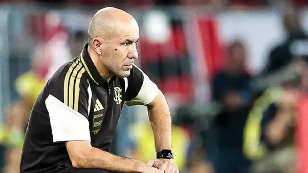 A necessidade tornou-se ainda mais urgente com o pedido direto do novo treinador, Leonardo Jardim