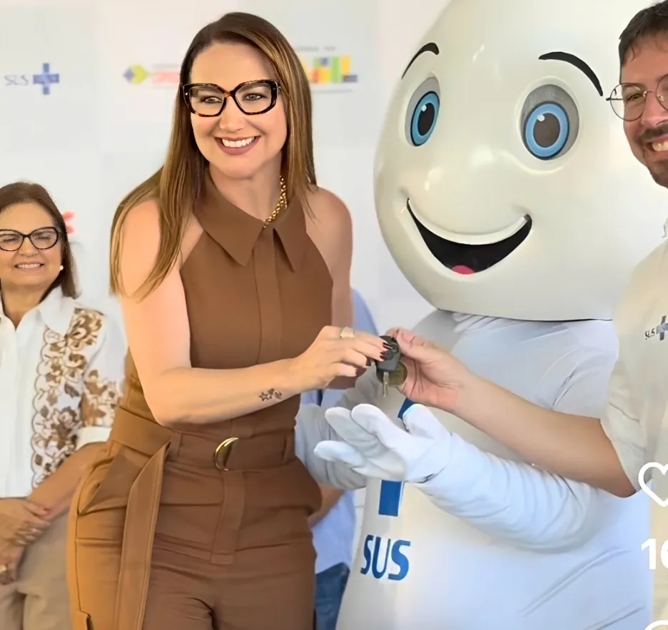 Prefeita Denise Bayma (PP) recebe nova ambulância para o SAMU de Bom Jesus-PB|Foto: Divulgação