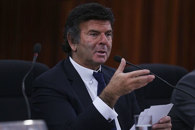 Ministro Luiz Fux pede vistas do processo de Ricardo Coutinho 