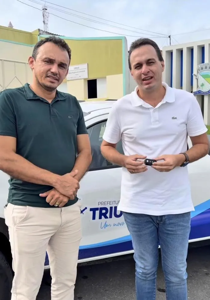 Prefeito Espedito Filho entrega veículo 0 km e reforça Secretaria de Infraestrutura de Triunfo-PB|Foto: Divulgação