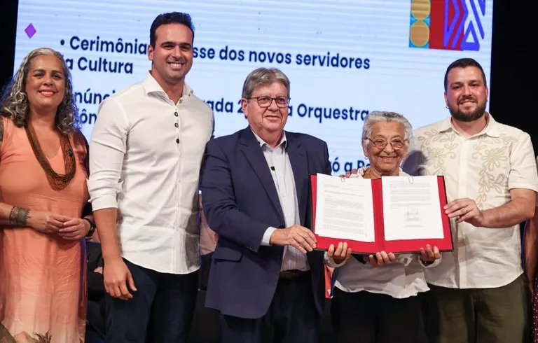 João Azevedo e Lucas Ribeiro durante evento em Campinha Grande 