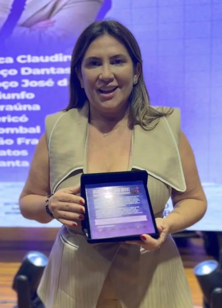 Prefeita de Cajazeiras-PB, Corrinha Delfino (PP)|Foto: Divulgação