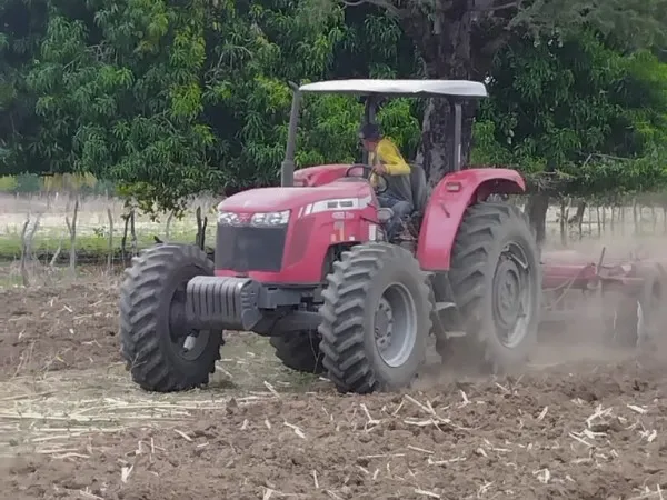 Prefeitura atendeu 688 agricultores com serviços de cortes de terra entre dezembro de 2025 e março deste ano|Foto: Divulgação