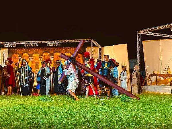 Multidão prestigia Paixão de Cristo em Cajazeiras-PB|Foto: Assessoria