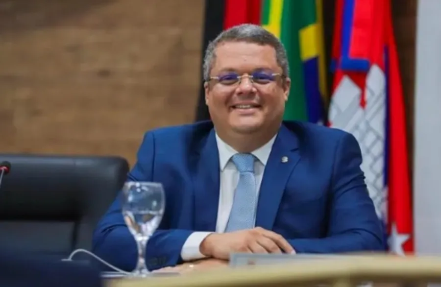 Edvaldo Neto 