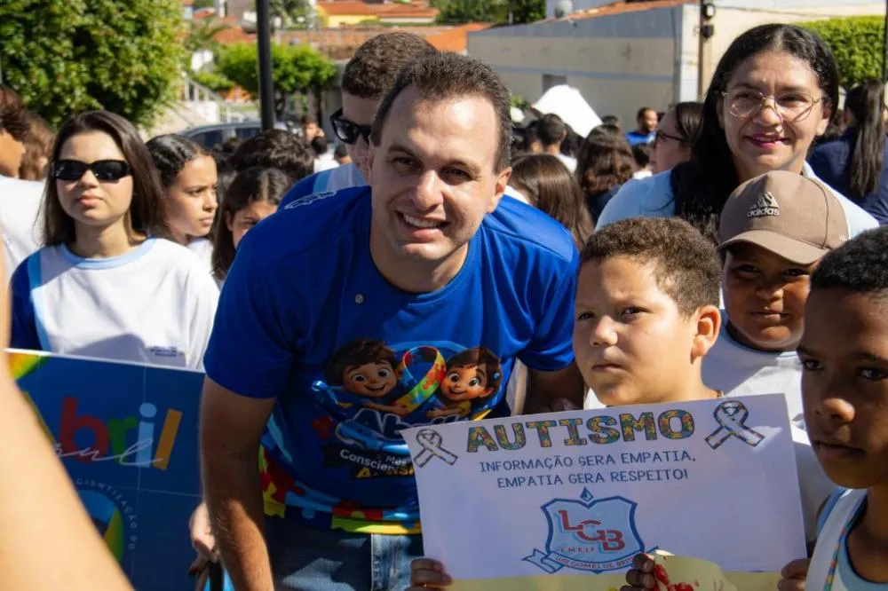 Triunfo-PB realiza caminhada de conscientização do autismo com participação de estudantes e comunidade|Foto: Assessoria