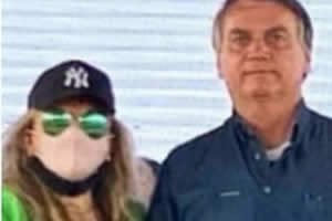 Deputada Dra. Paula, ao lado de Bolsonaro 