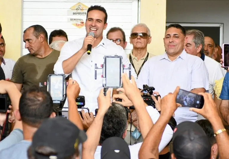 Governador Lucas Ribeiro entrega escola reformada, visita obra e fortalece cadeia produtiva do mel no Sertão|Foto: José Marques