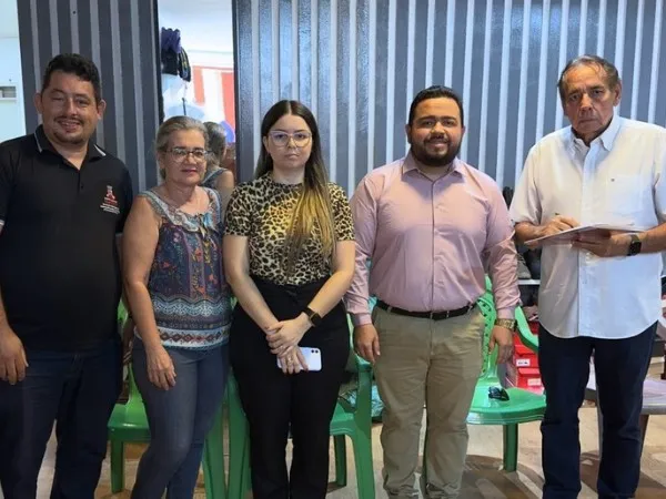 Município e comerciantes do Mercado Central alinham medidas para melhor organização dos espaços provisórios|Foto: Assessoria