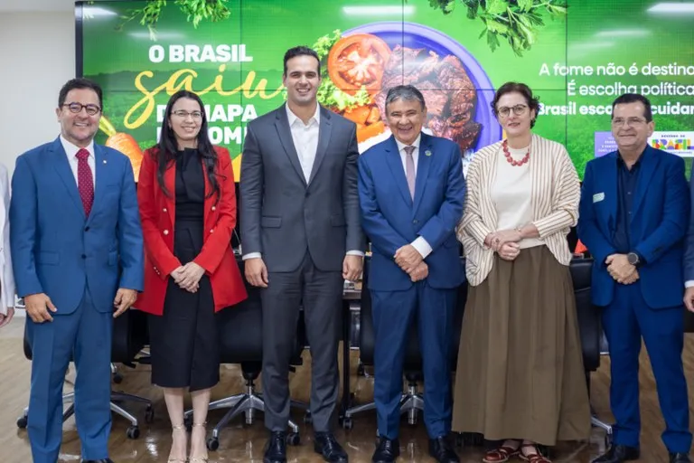 Em Brasília, governador Lucas Ribeiro se reúne com ministros para avançar ações de apoio às vítimas das chuvas e fortalecer parcerias|Foto: Secom-PB