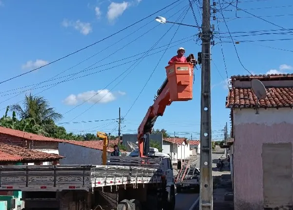 Prefeitura intensifica reposição de lâmpadas e reforça compromisso com a iluminação pública|Foto: Jotha Herre e Emanuel Dias