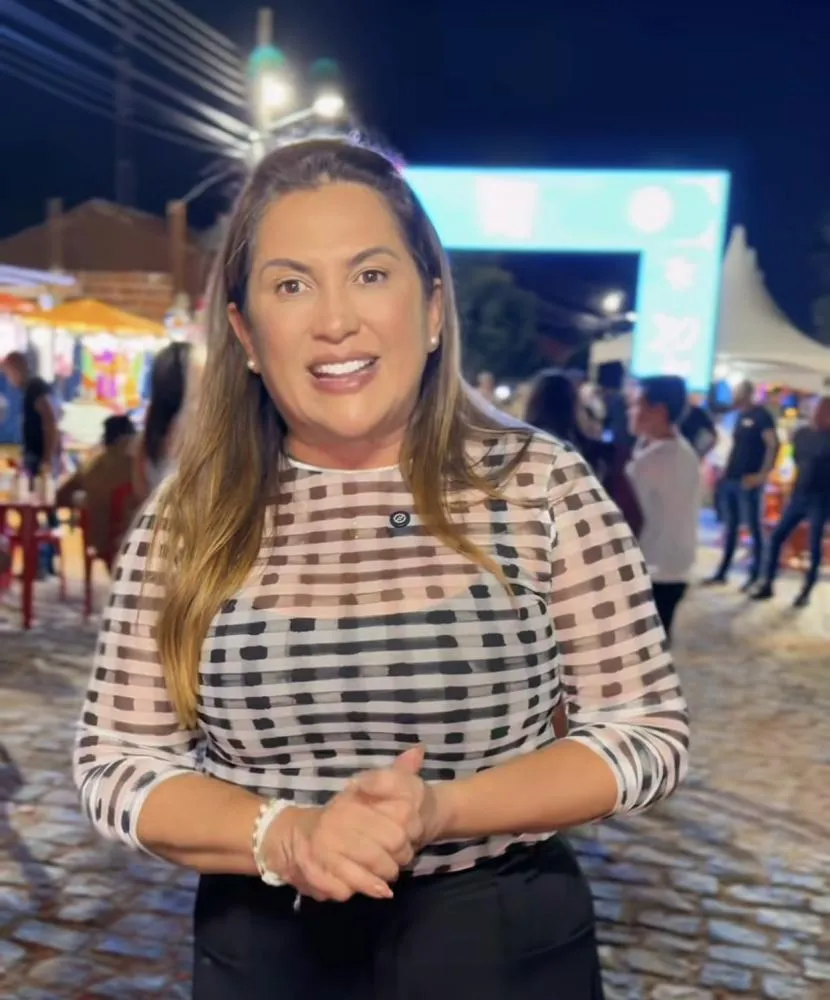 Corrinha Delfino prestigia abertura do São João de Cajazeiras em Divinópolis